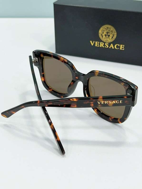 Picture of Versace Sunglasses _SKUfw55113870fw
